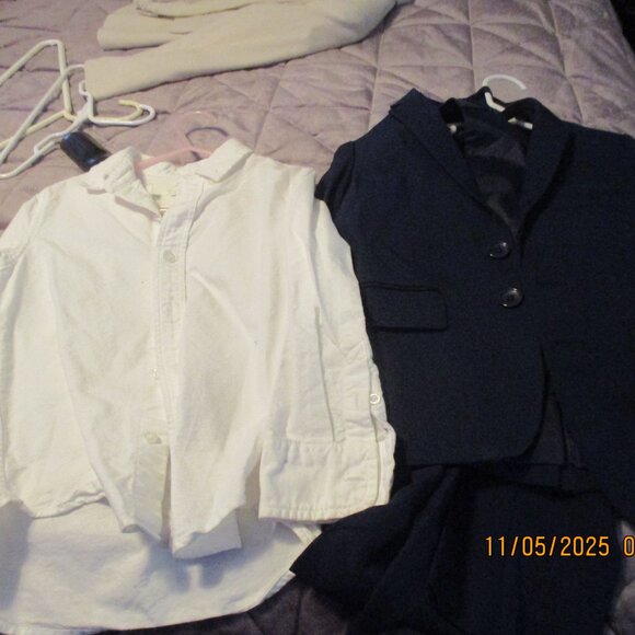 Jewels   and Gents kids sz 7 navy blue suit vest included & tie - Picture 2 of 4